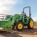 JOHN DEERE 3025E Compact tractor